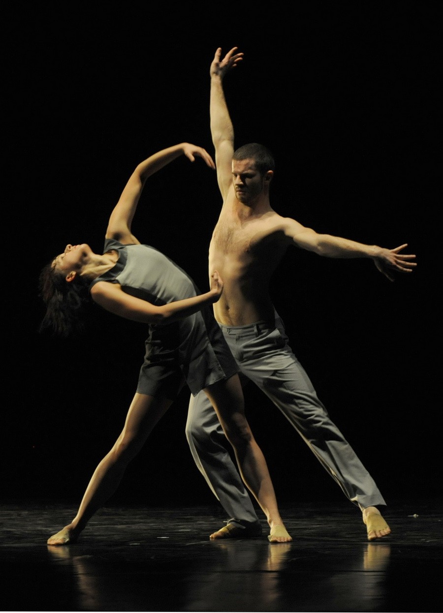 Edit Domoszlai performing