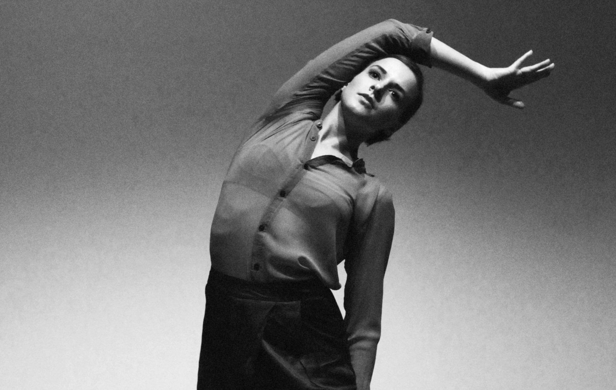 Edit Domoszlai performing