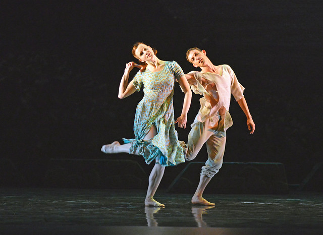 Edit Domoszlai performing